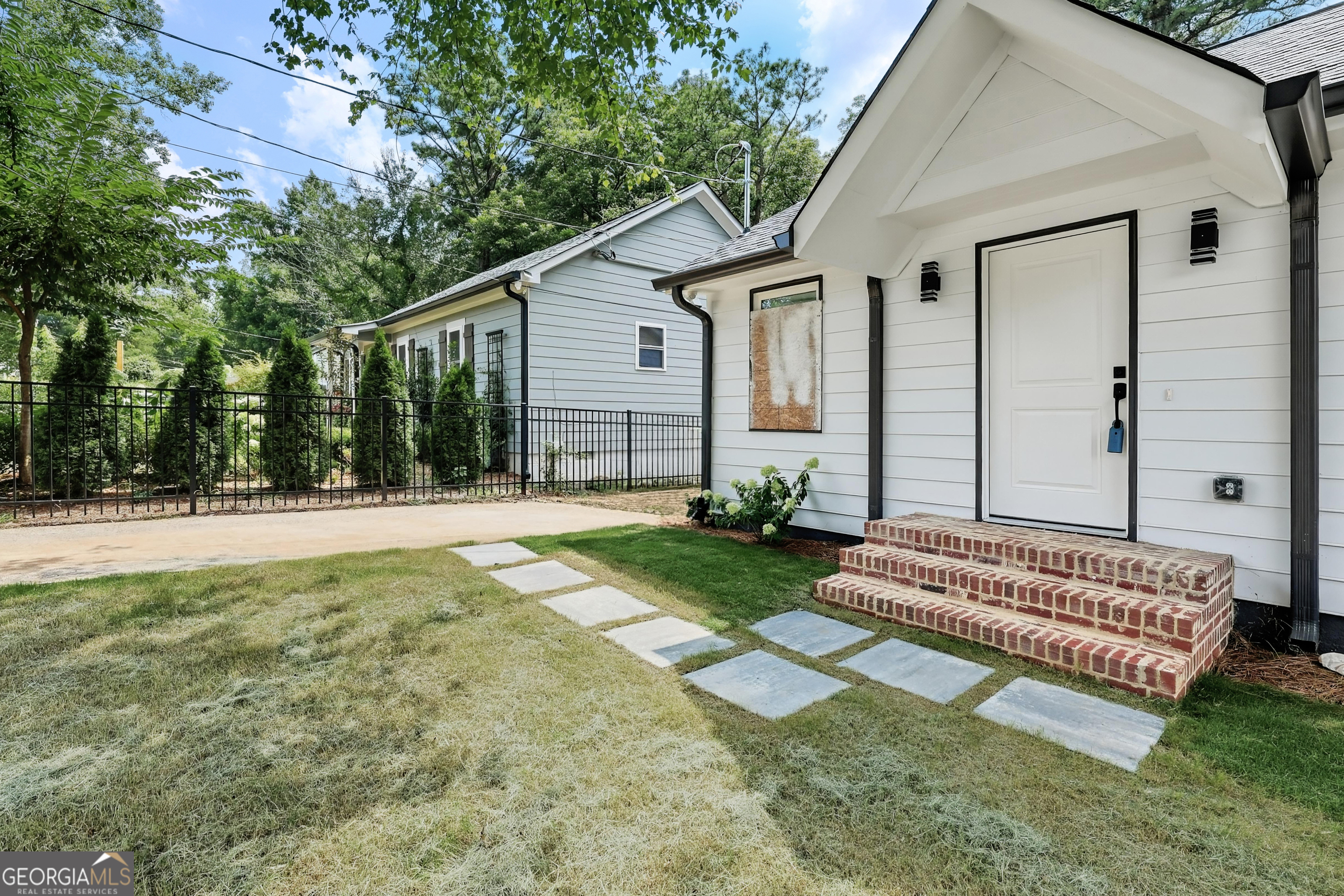 987 Lawton Street Sw Property Photo 1