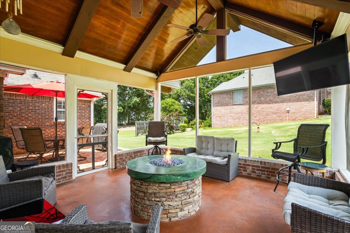 370 Oakpark Terrace Property Photo 3
