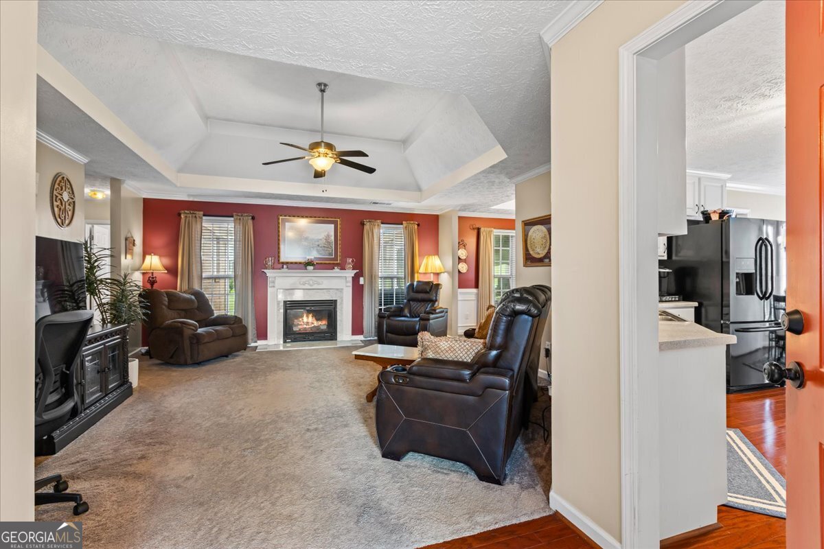 370 Oakpark Terrace Property Photo 4