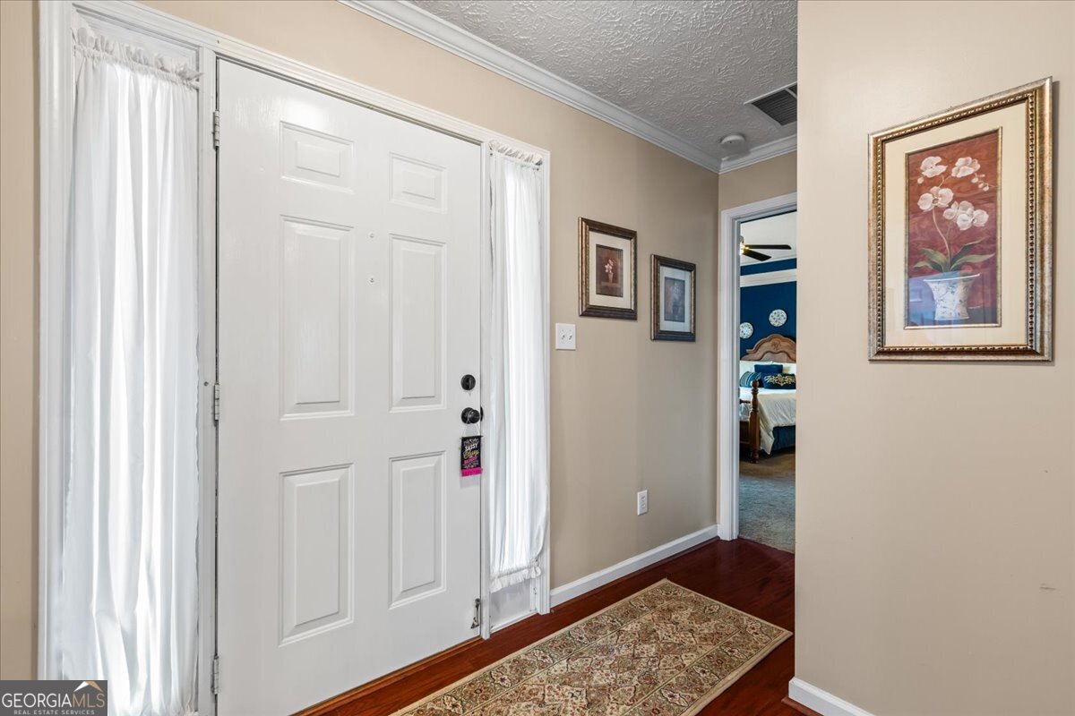 370 Oakpark Terrace Property Photo 5