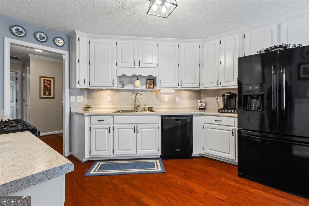 370 Oakpark Terrace Property Photo 17