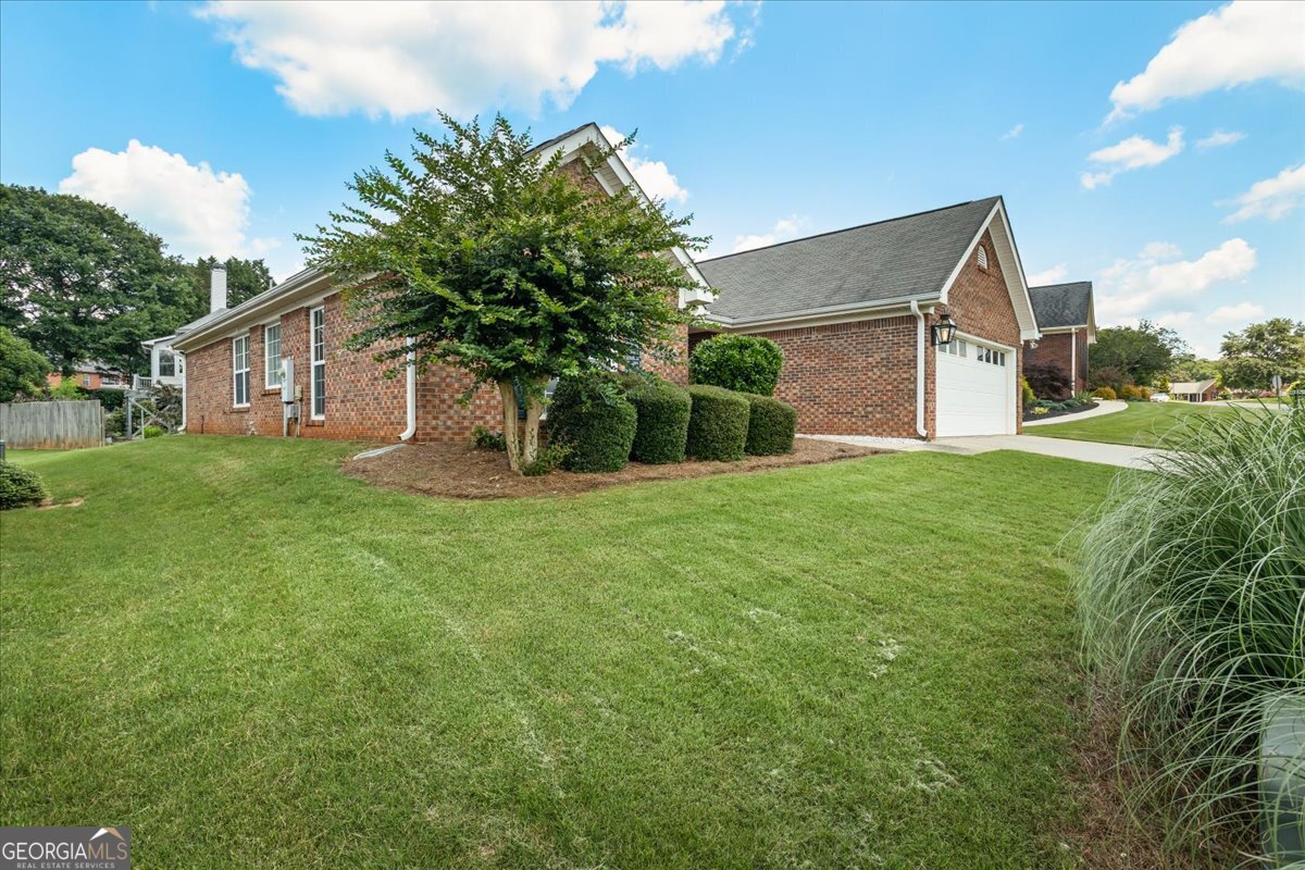 370 Oakpark Terrace Property Photo 25