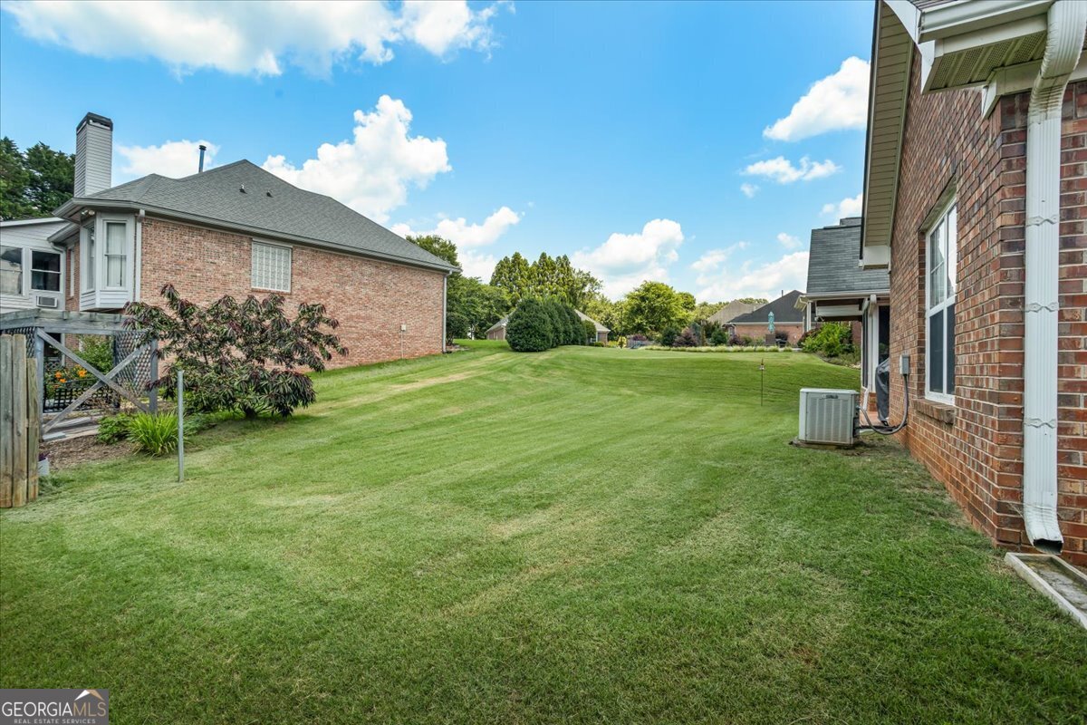 370 Oakpark Terrace Property Photo 26