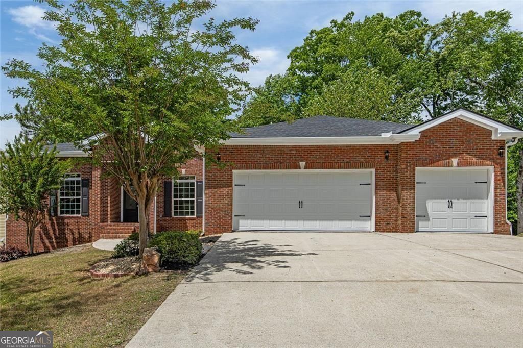 8828 Patricia Rose Property Photo 1
