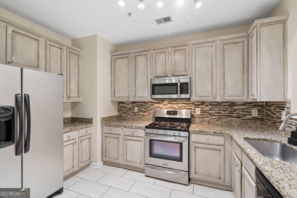 1075 Brownstone Drive # 23 Property Photo 7