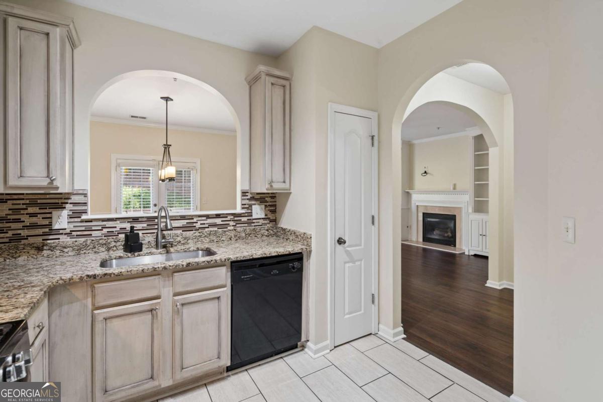 1075 Brownstone Drive # 23 Property Photo 8