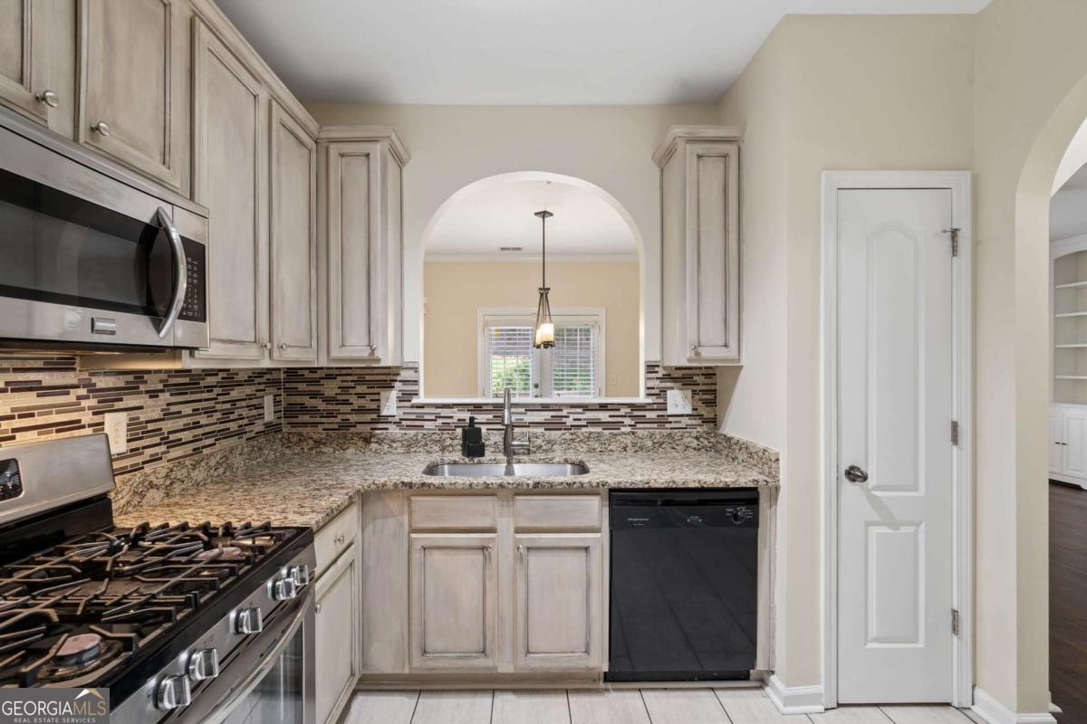 1075 Brownstone Drive # 23 Property Photo 9