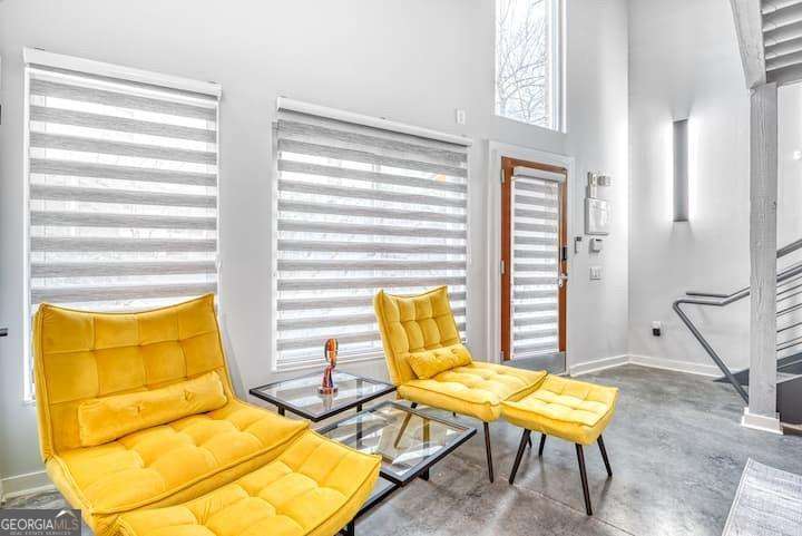 620 Glen Iris Drive Ne # 106 Property Photo 3