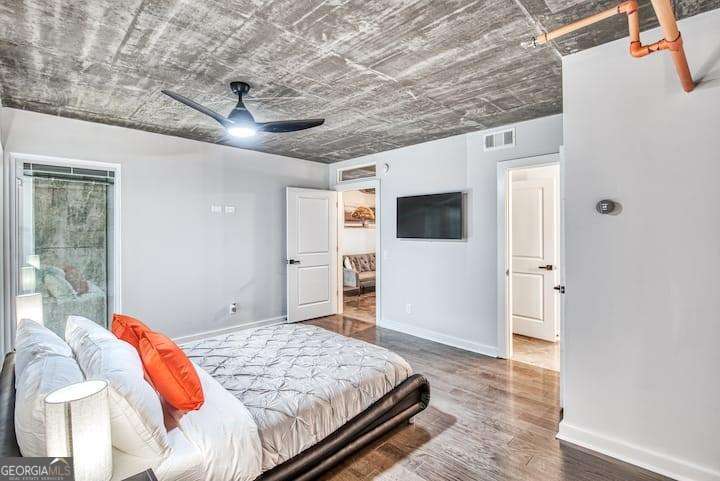 620 Glen Iris Drive Ne # 106 Property Photo 17