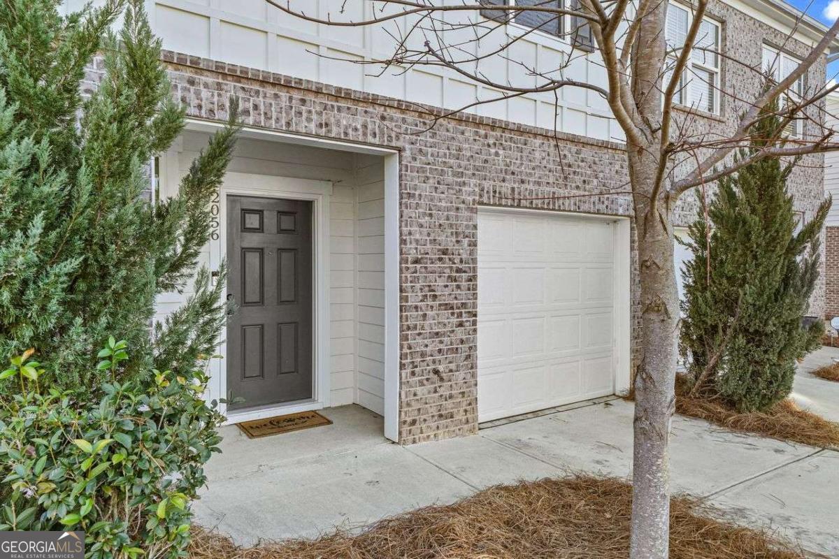 2056 Wildflower Way Property Photo 4