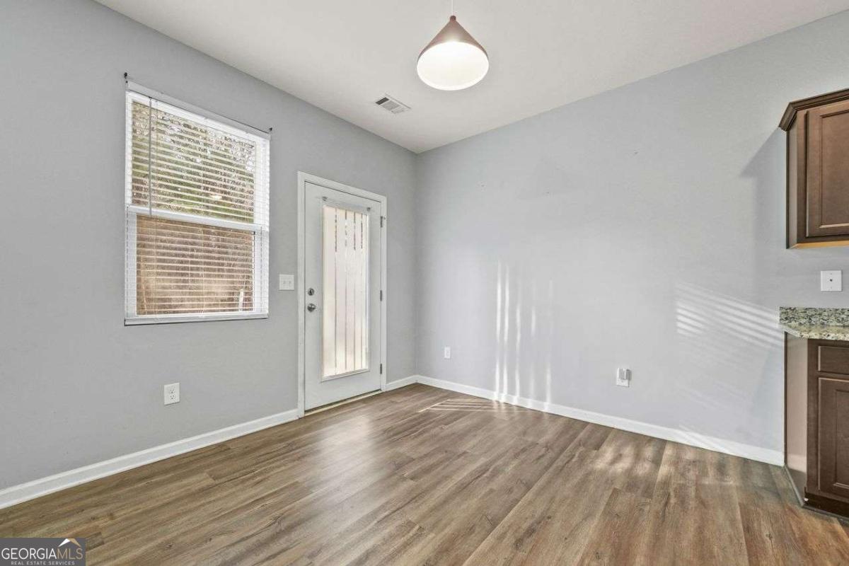 2056 Wildflower Way Property Photo 7