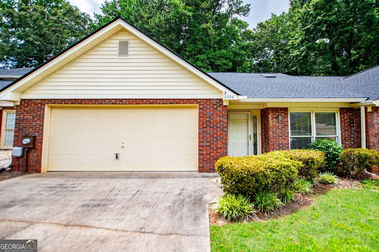 6208 Douglas Manor Court Property Photo 1