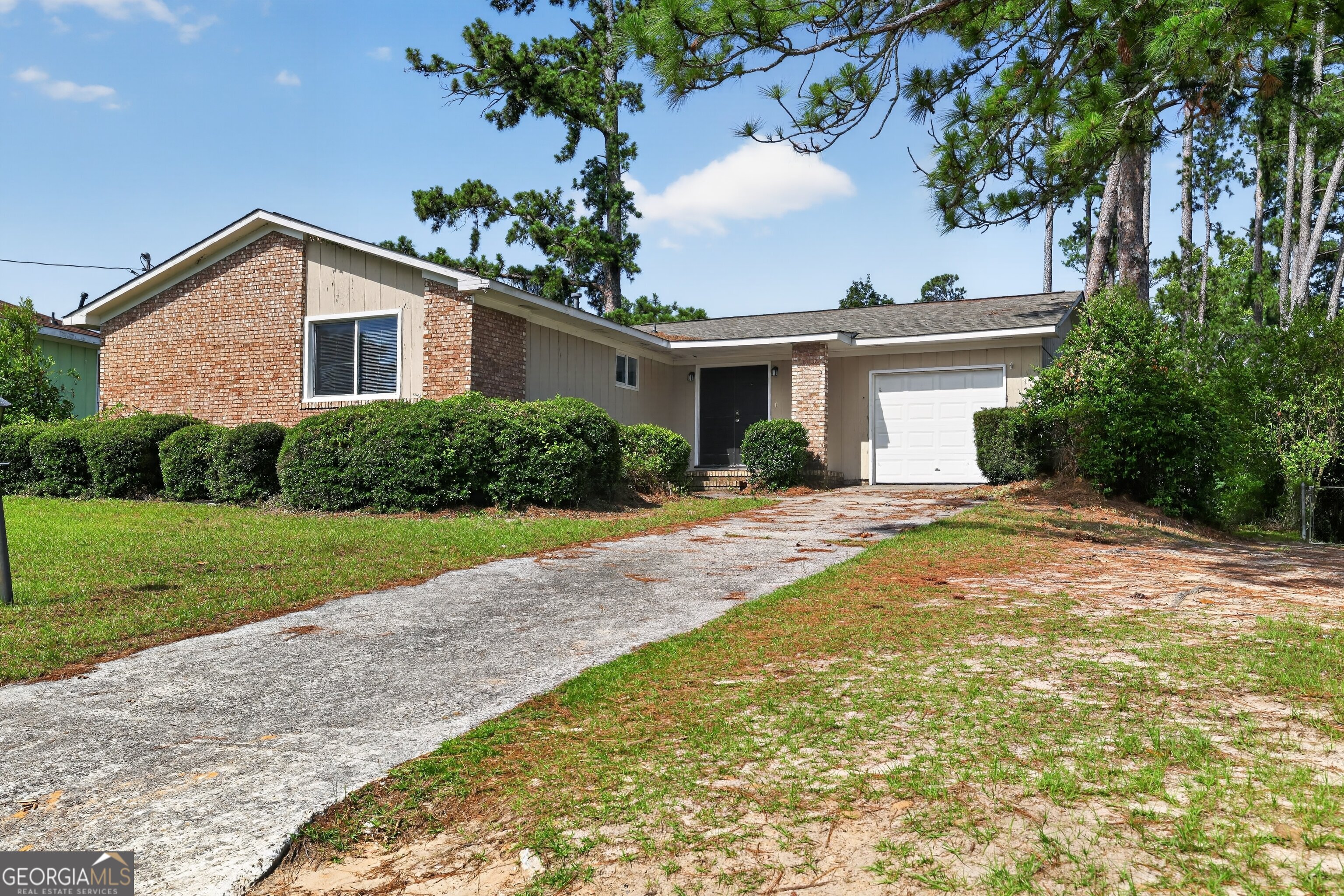 2319 Shadowood Drive Property Photo 2