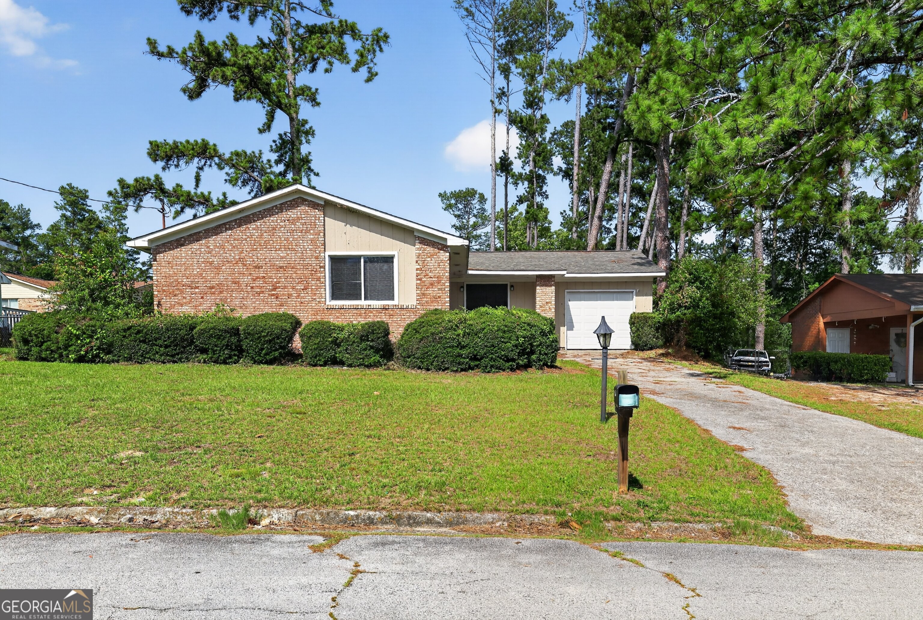 2319 Shadowood Drive Property Photo 4