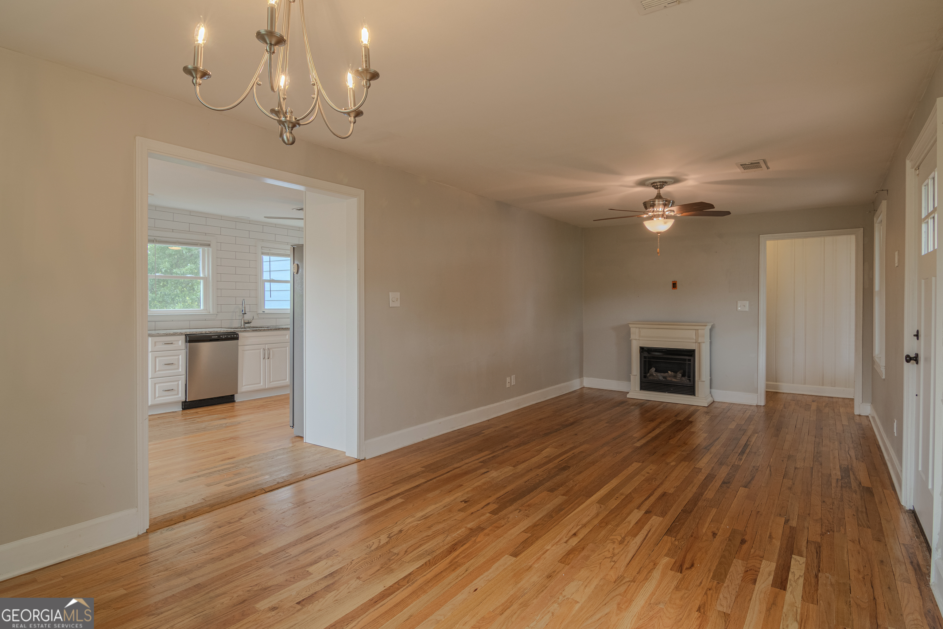 57 Hollis Heights Property Photo 6