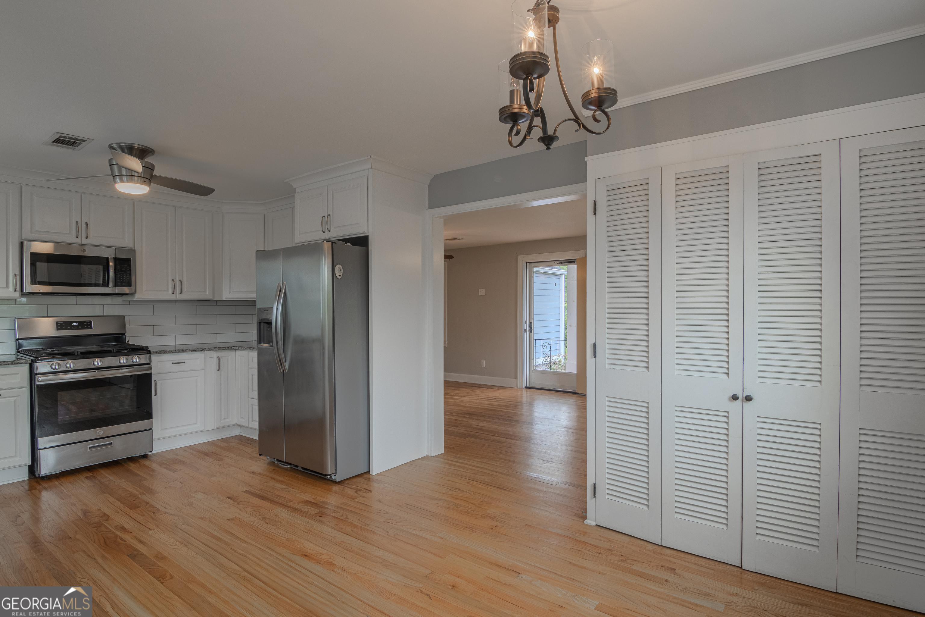 57 Hollis Heights Property Photo 10