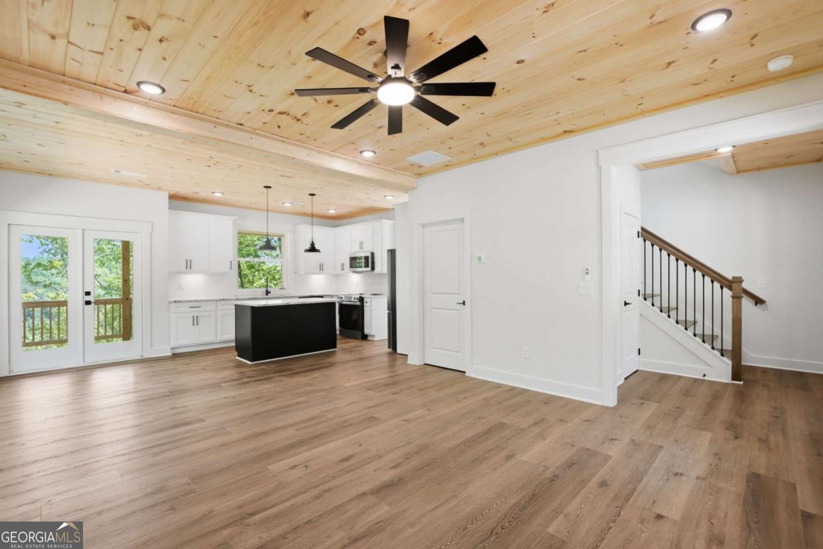 1600 Dover Drive Property Photo 10