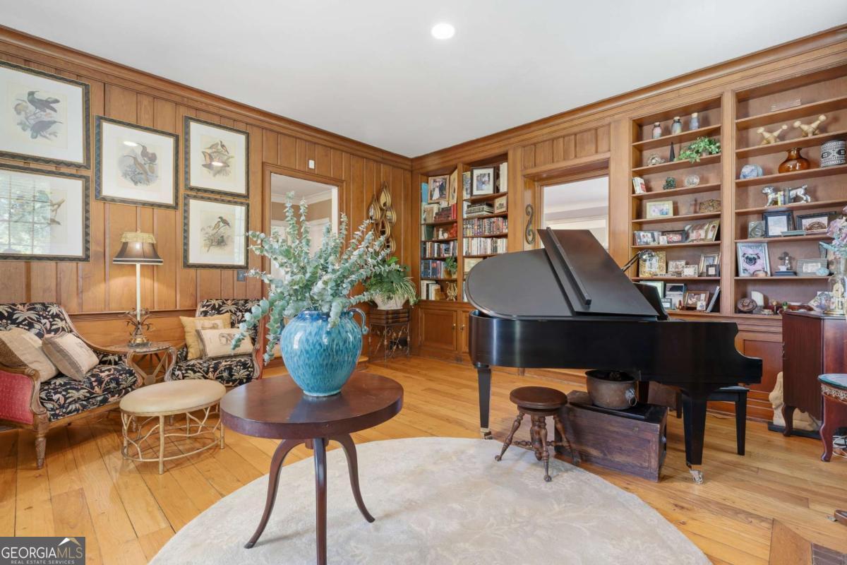 3155 Ingleside Drive Ne Property Photo 18