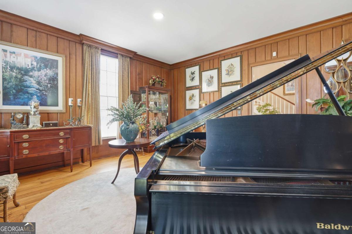 3155 Ingleside Drive Ne Property Photo 20