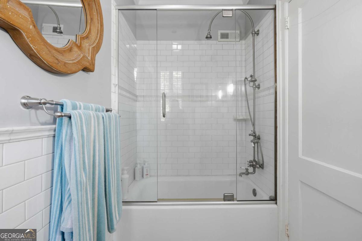 3155 Ingleside Drive Ne Property Photo 56