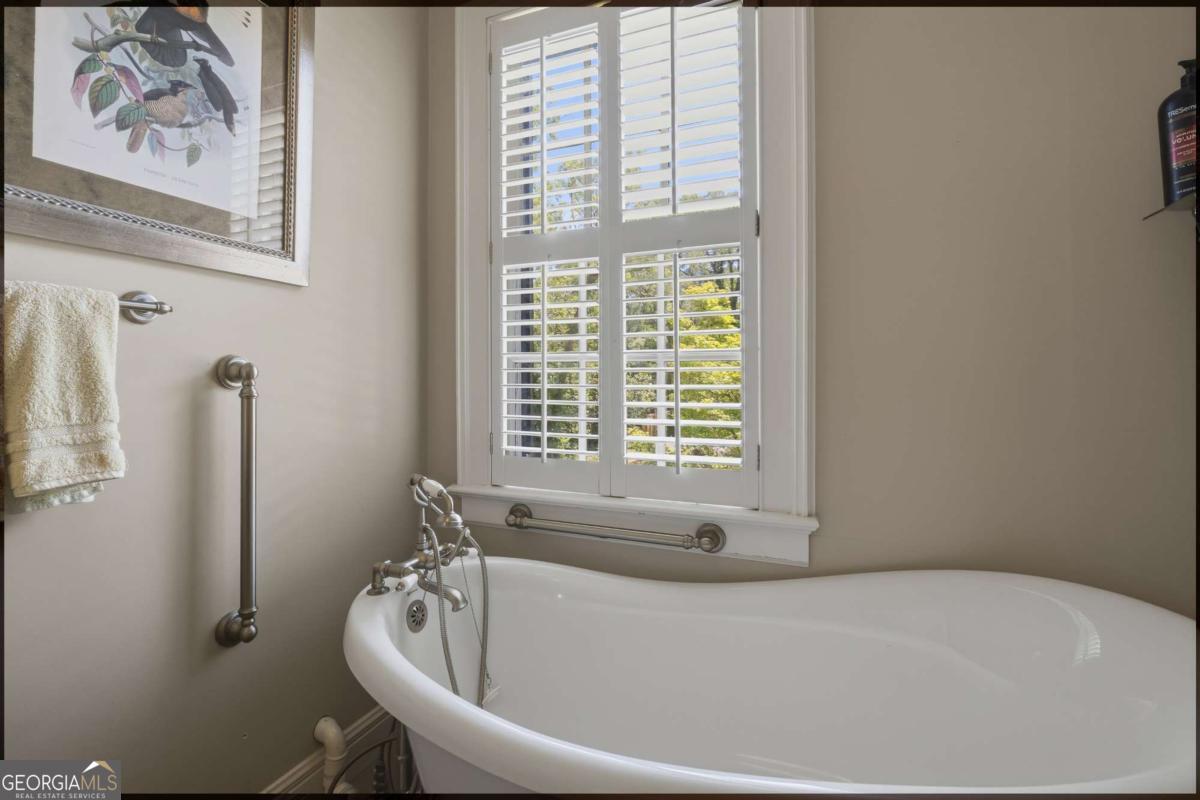 3155 Ingleside Drive Ne Property Photo 68