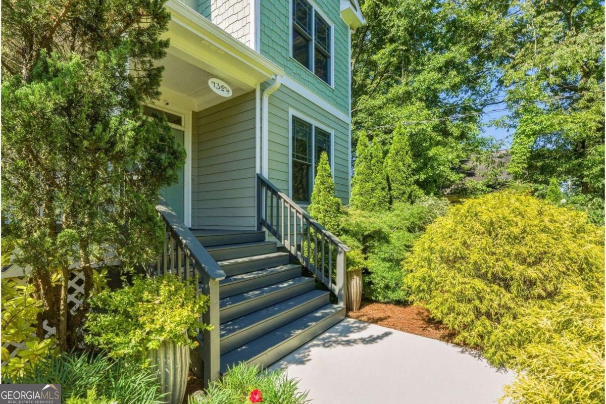 1324 Cambridge Avenue Property Photo 2