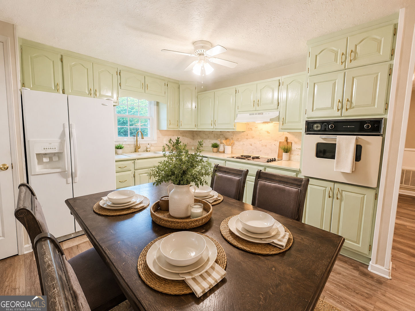 40 Flint Hill Drive Property Photo 3