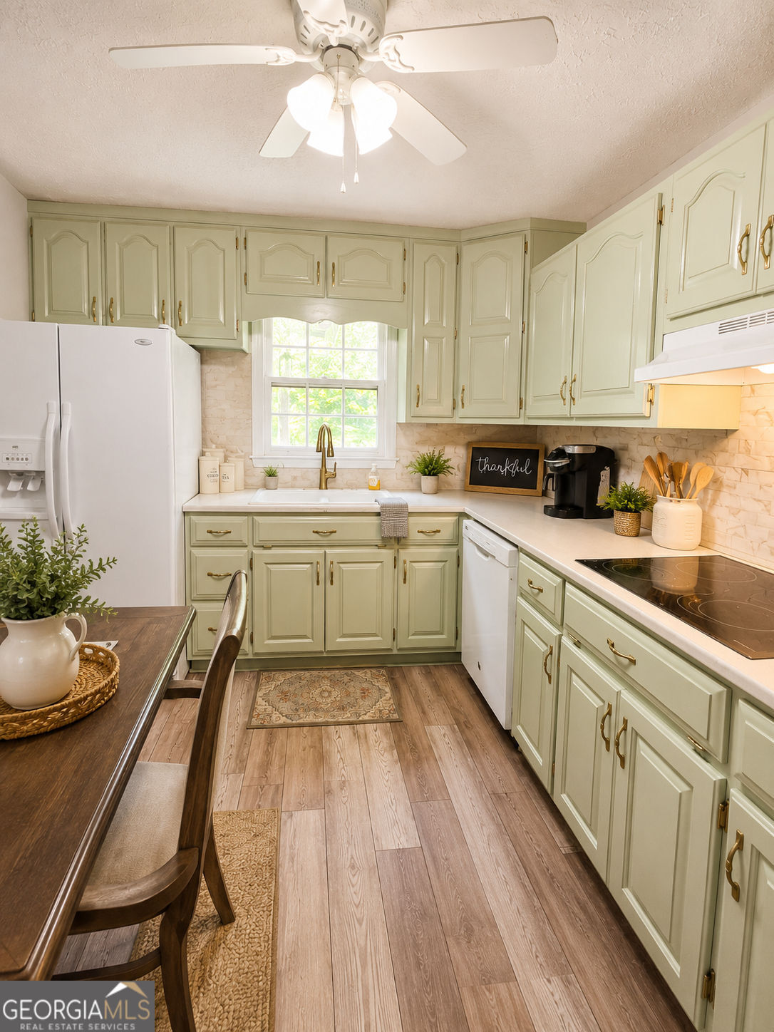 40 Flint Hill Drive Property Photo 4