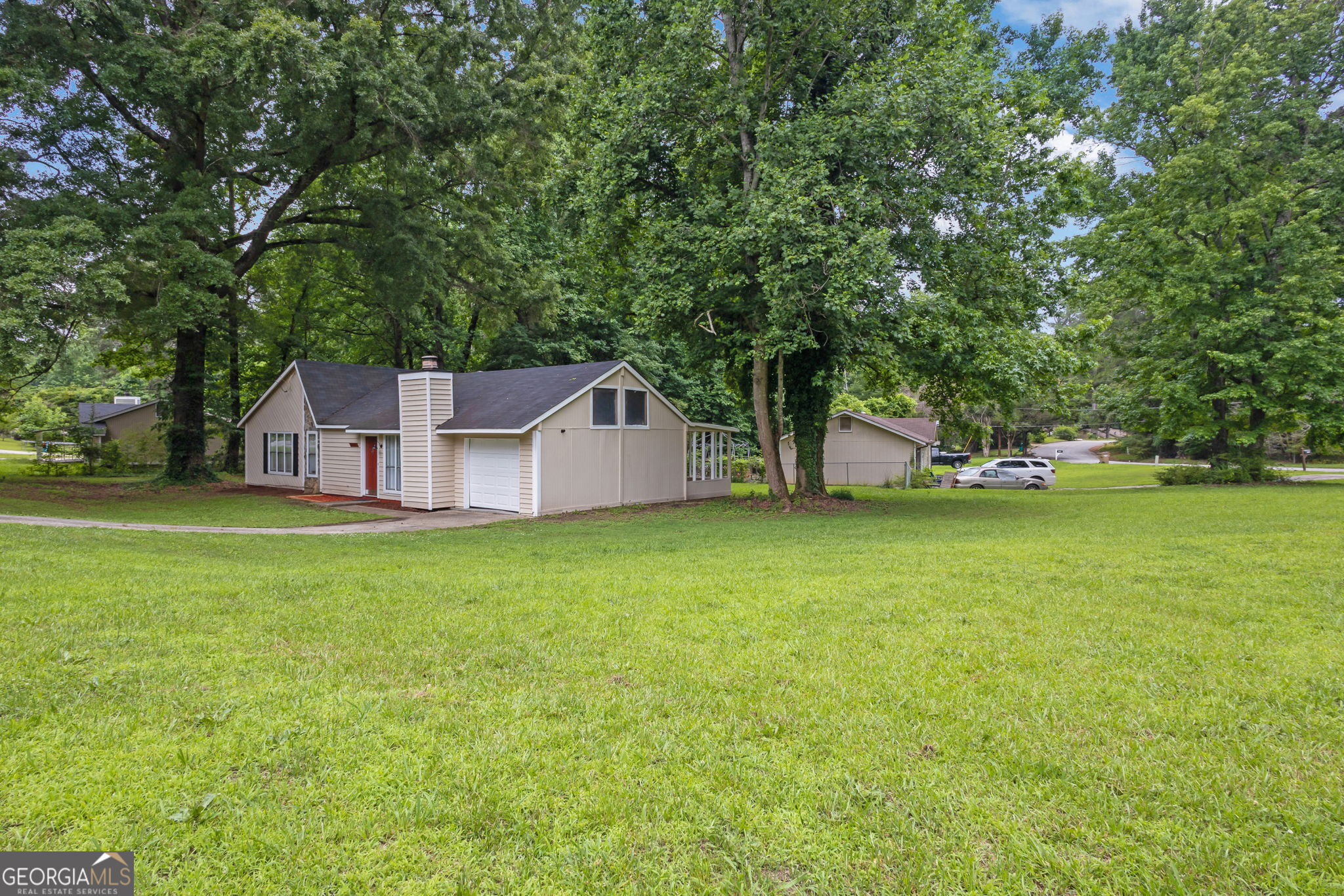 8997 Huntwood Lane Property Photo 3
