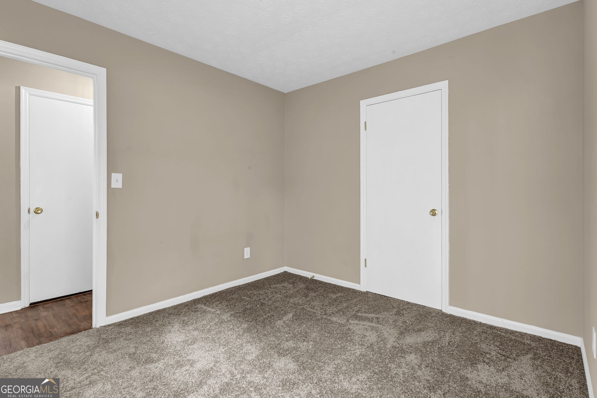 8997 Huntwood Lane Property Photo 5