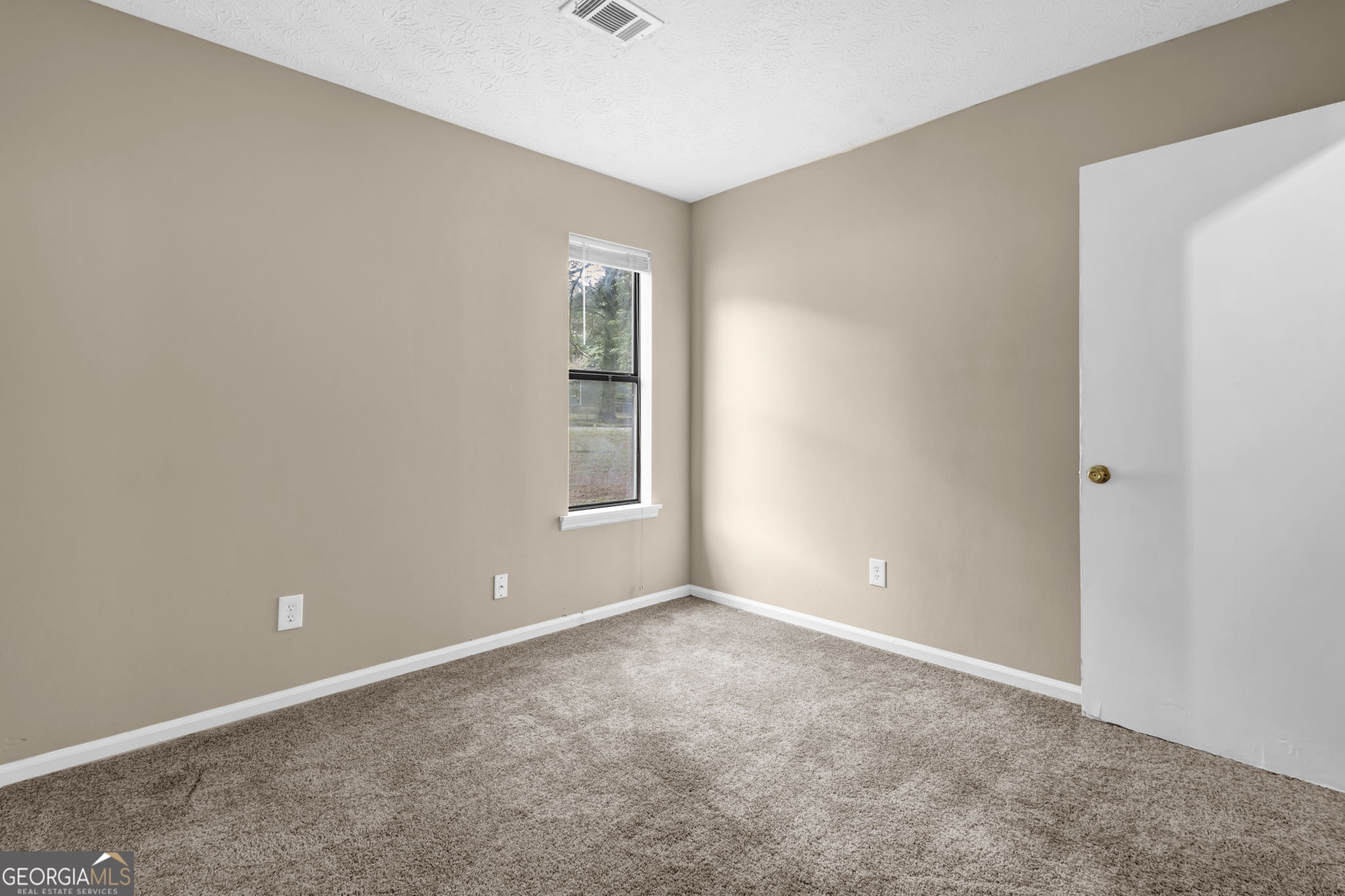 8997 Huntwood Lane Property Photo 6