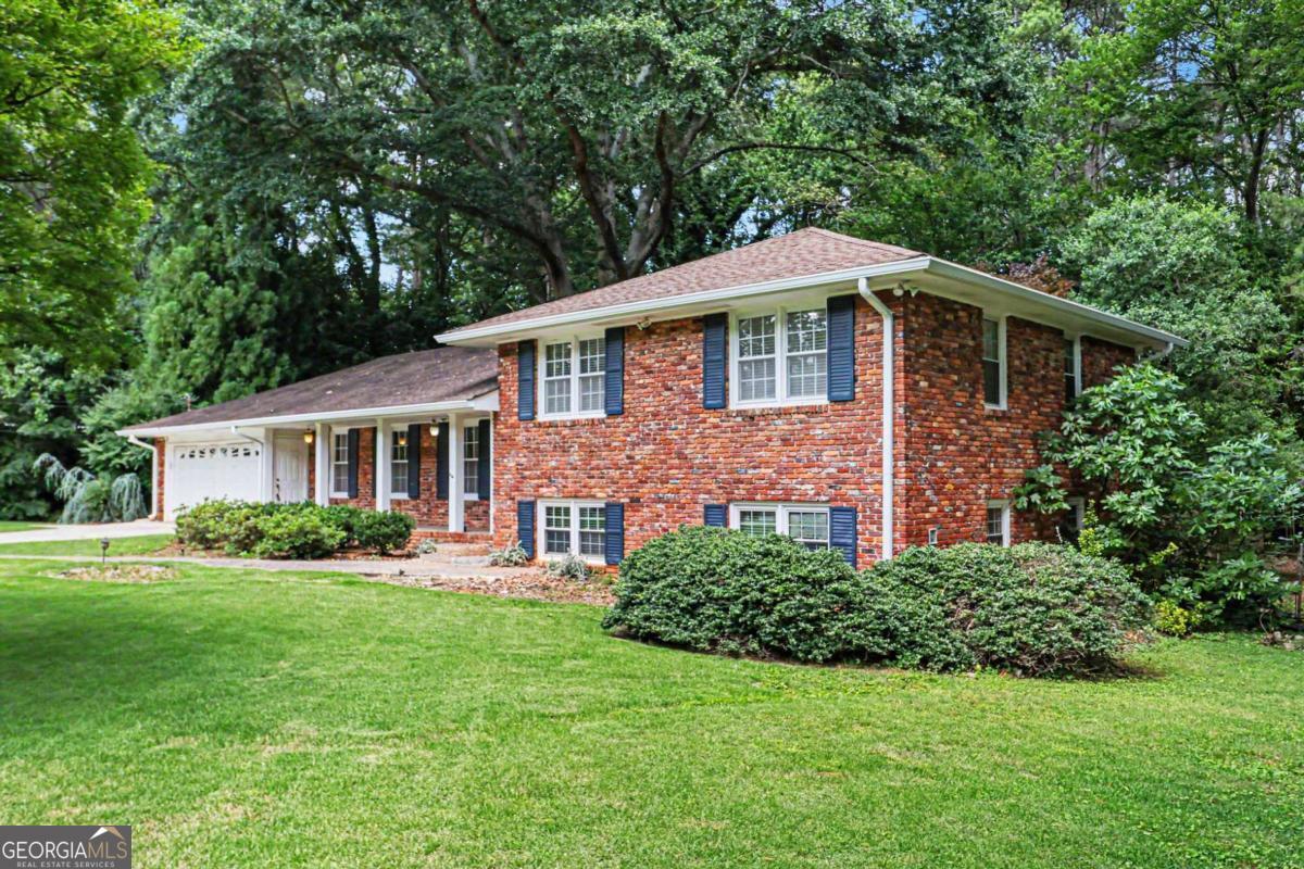 3135 Wanda Woods Drive Property Photo 3