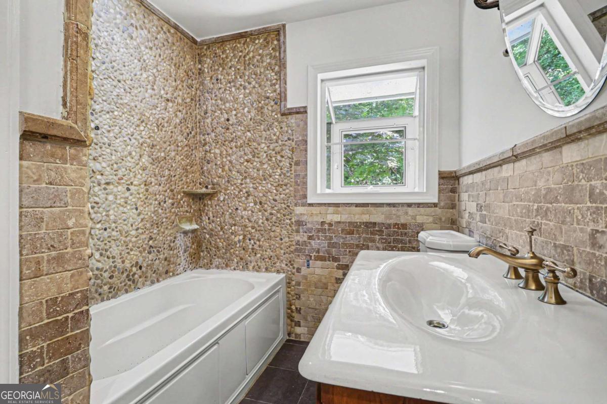 3135 Wanda Woods Drive Property Photo 20
