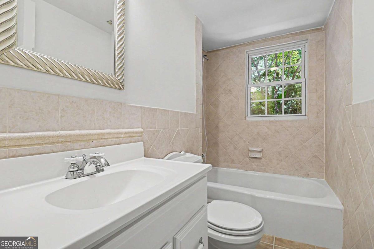 3135 Wanda Woods Drive Property Photo 27