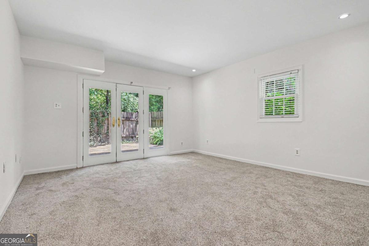 3135 Wanda Woods Drive Property Photo 28