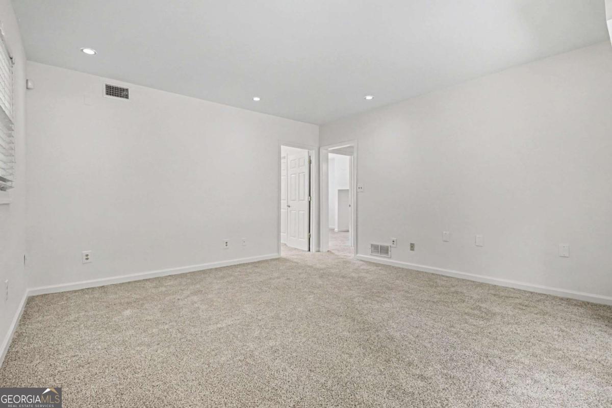 3135 Wanda Woods Drive Property Photo 29
