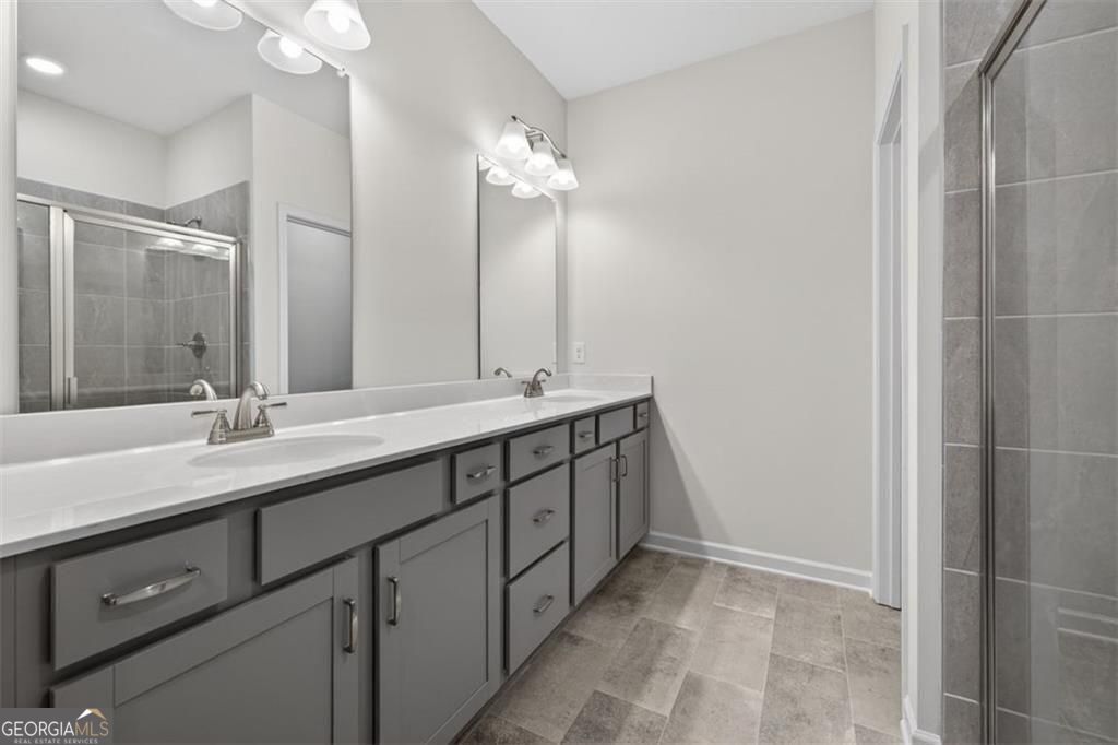 323 Caroline Place # 174 Property Photo 23