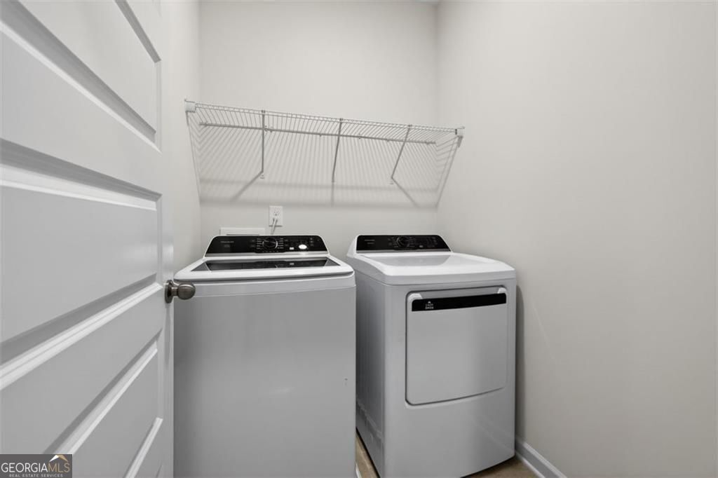 323 Caroline Place # 174 Property Photo 25