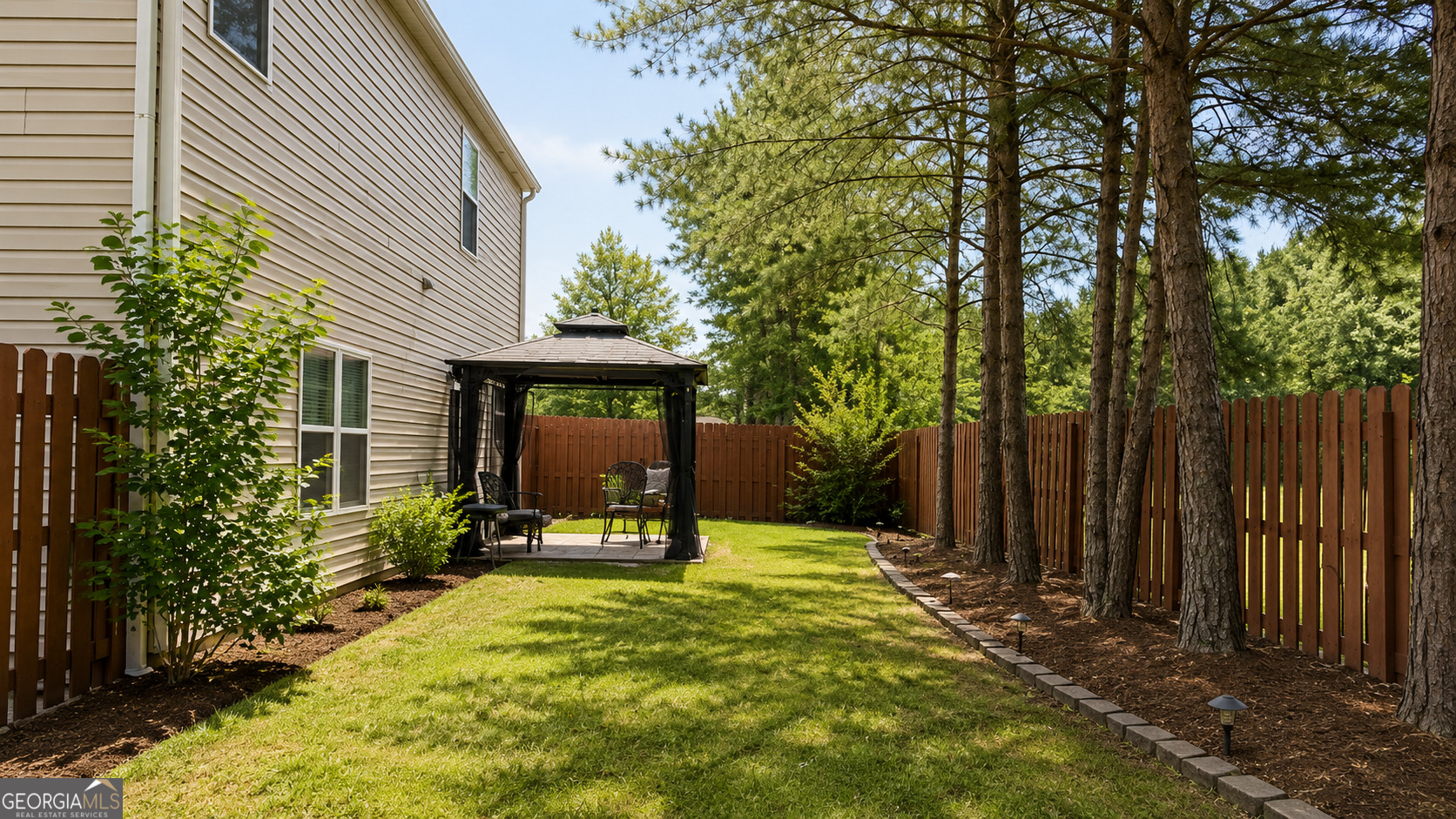 2522 Garnet Avenue Property Photo 10