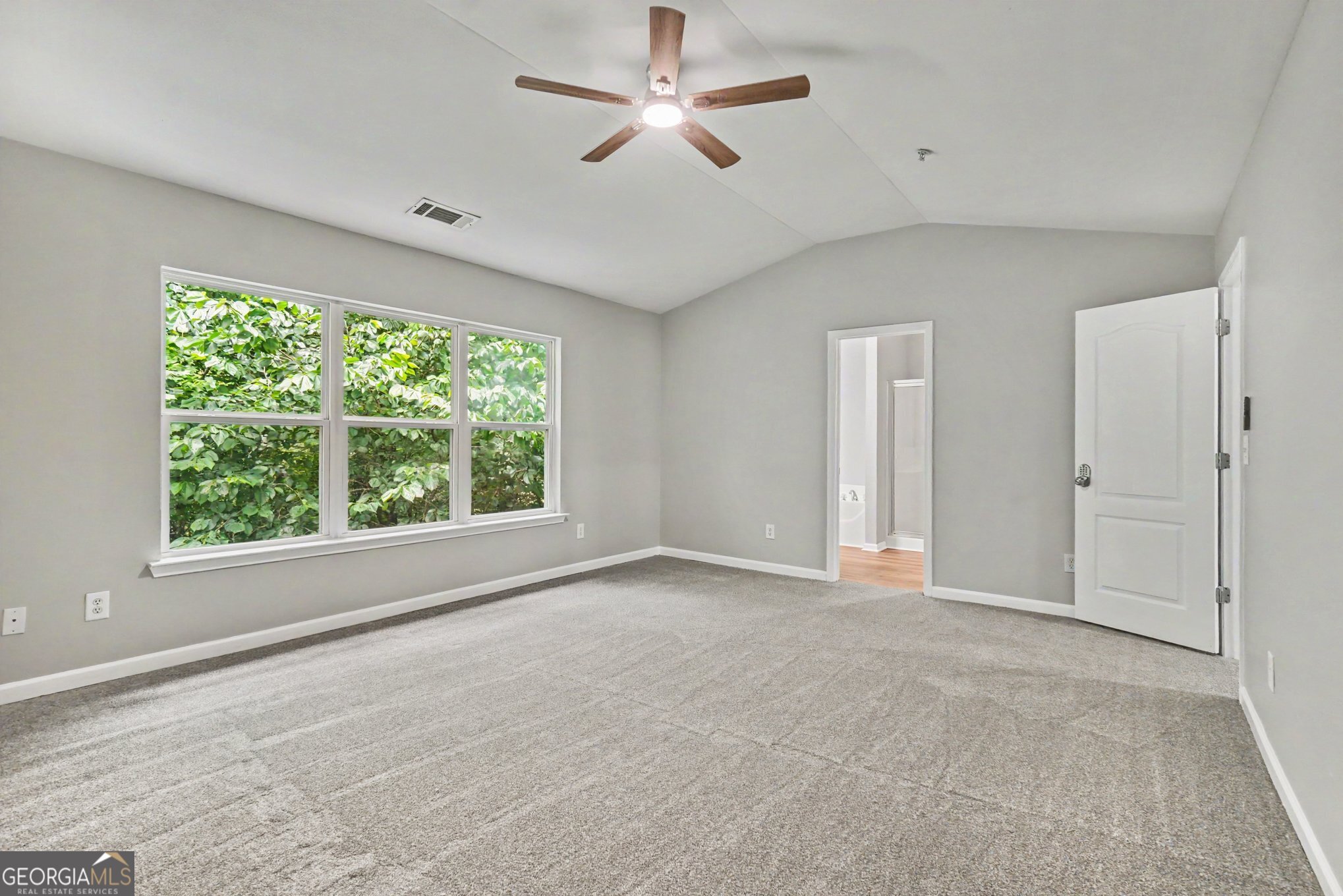 208 Ranier Court Property Photo 15