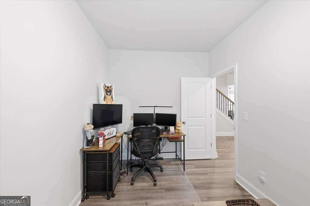 3939 Alderstone Drive Property Photo 11