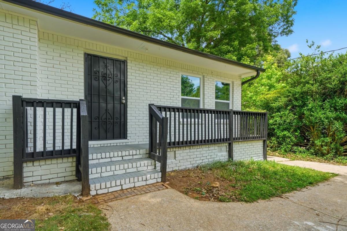 1929 Bandera Drive Property Photo 3