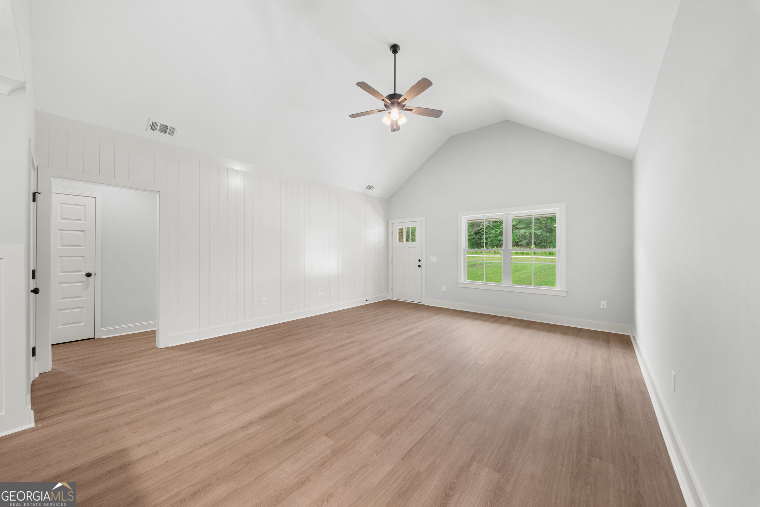 103 Pin Oak Lane Property Photo 3