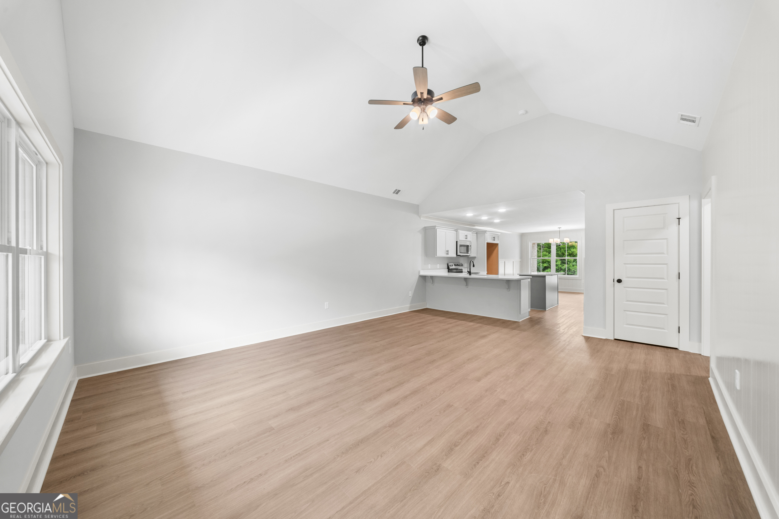103 Pin Oak Lane Property Photo 6