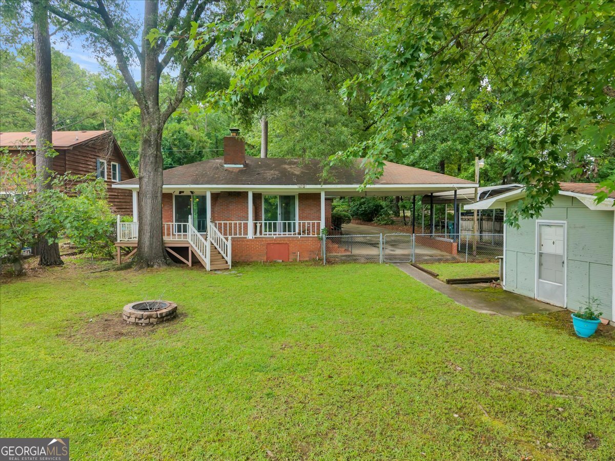 329 Edgewater Drive Property Photo 3