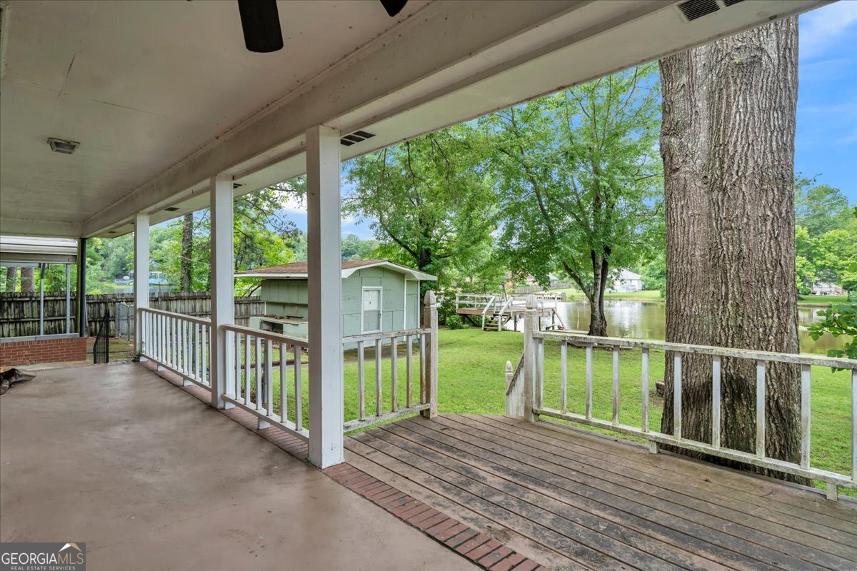 329 Edgewater Drive Property Photo 31