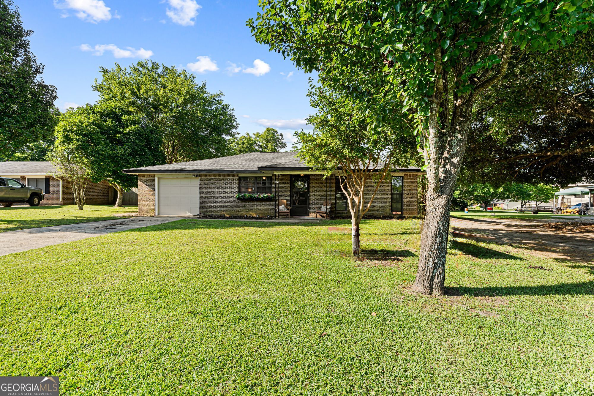121 Barnesdale Drive Property Photo 1