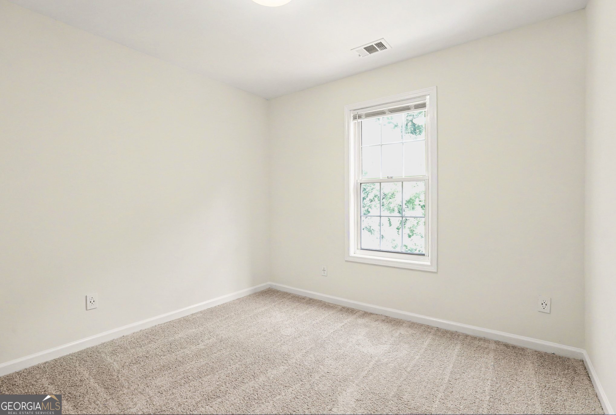 975 Riverside Walk Crossing Property Photo 11