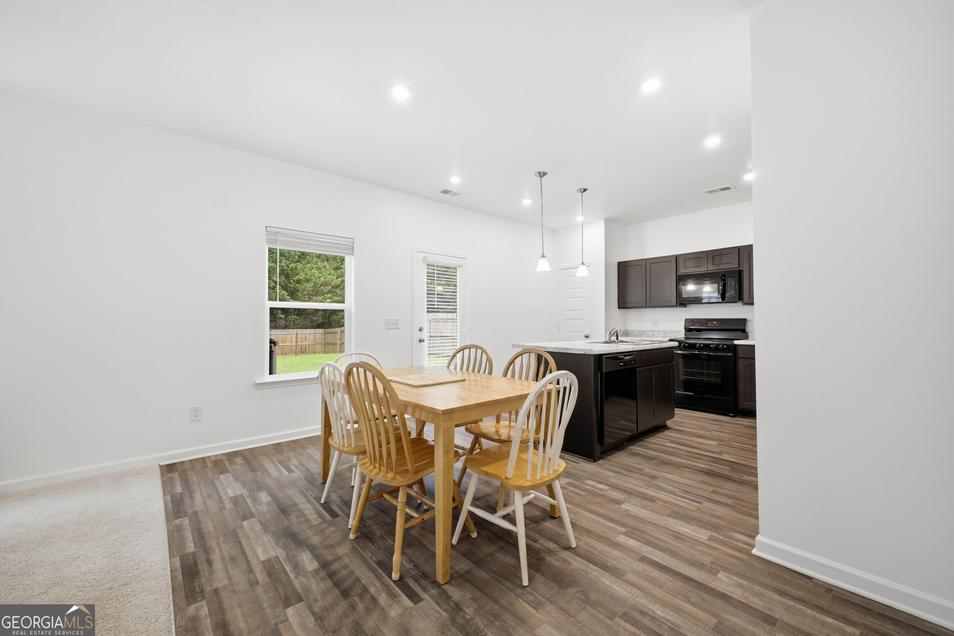 56 Bennett Way Se Property Photo 11