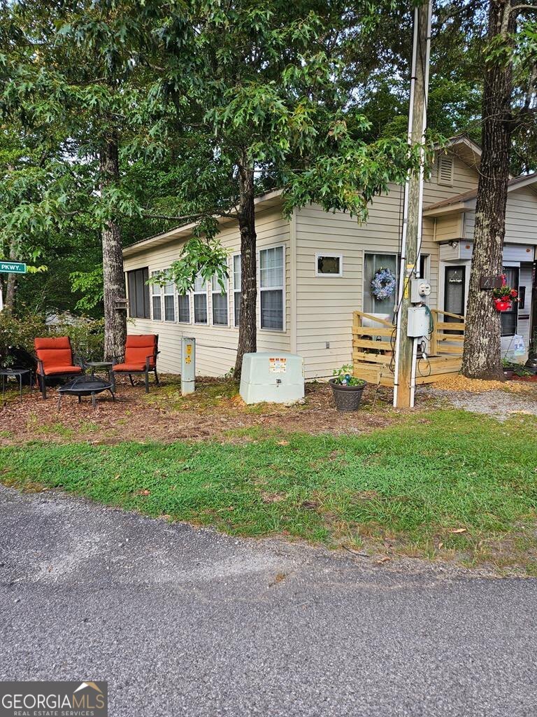 41 Cindy Parkway Property Photo 1